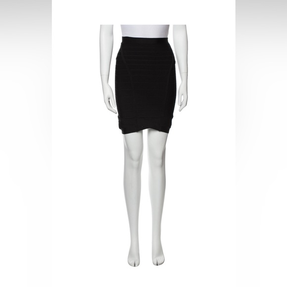 Herve Leger black mini skirt with v in front - Picture 1 of 9